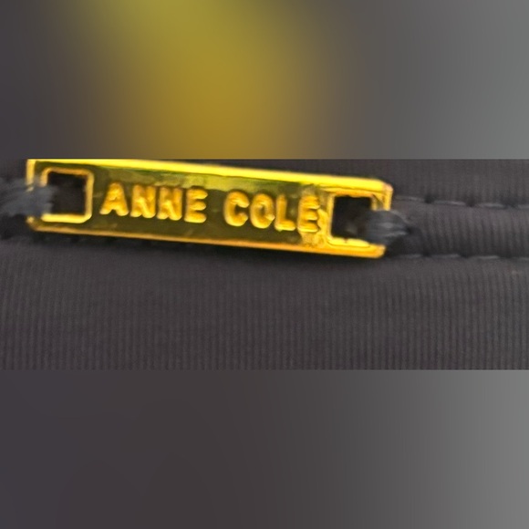 Anne Cole Twist Front Bandeaukini one piece w/Ruching Contour in Torso area. 12. - Picture 4 of 9